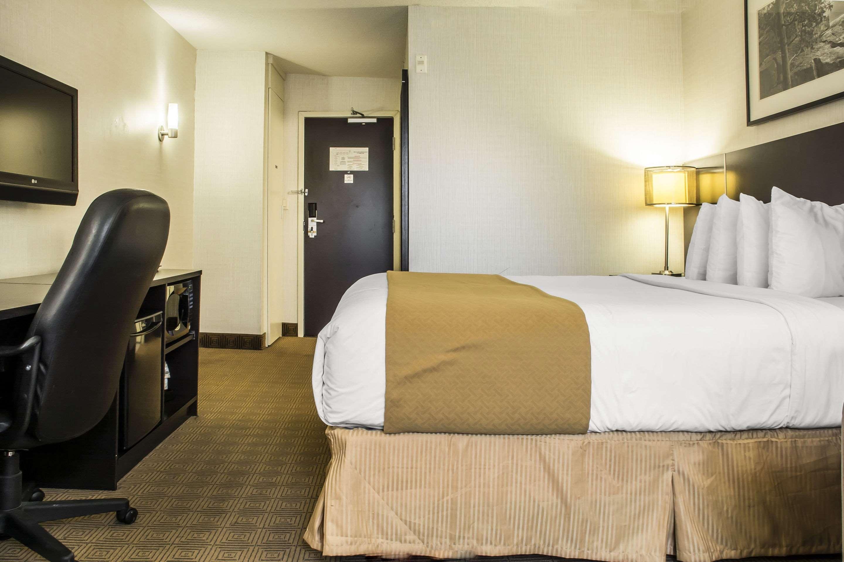 ברלינגטון Quality Hotel מראה חיצוני תמונה